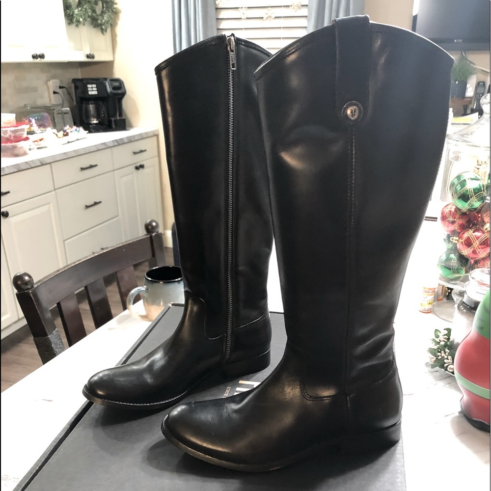 Brand new Frye boots received as a gift! They run a tad small they are a size 8